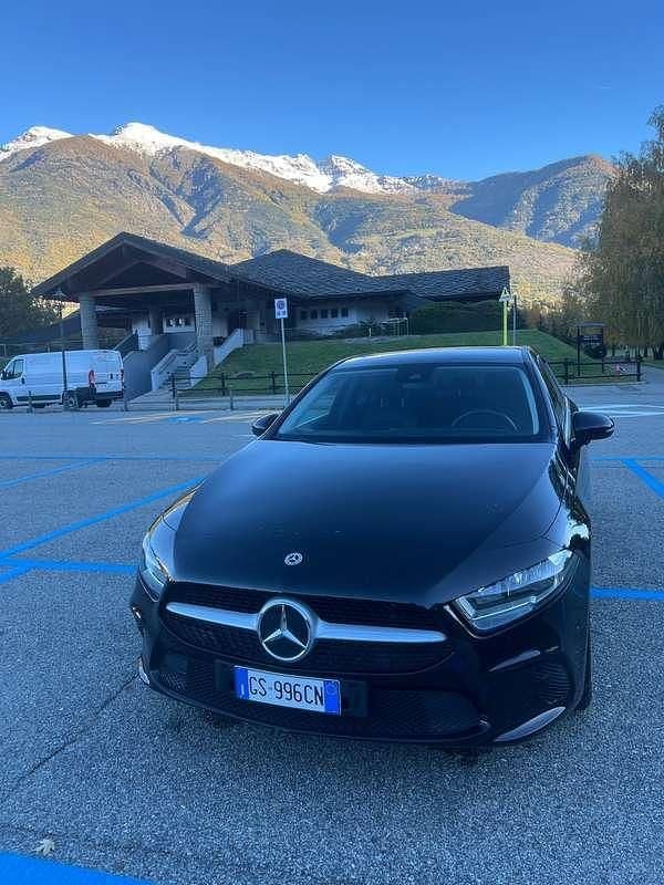Usata Mercedes 180 136 CV (100 kW) 2022 Nero Berlina
