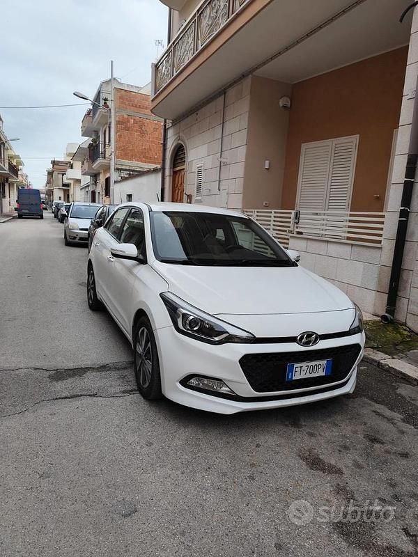 Usata Hyundai i20 Comfort 75 CV (55 kW) 2018 Bianco Utilitaria