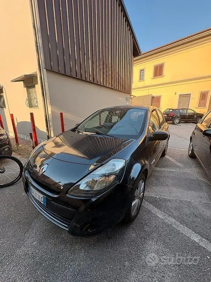 Usata Renault Clio II 90 CV (66 kW) 2009 Nero Berlina