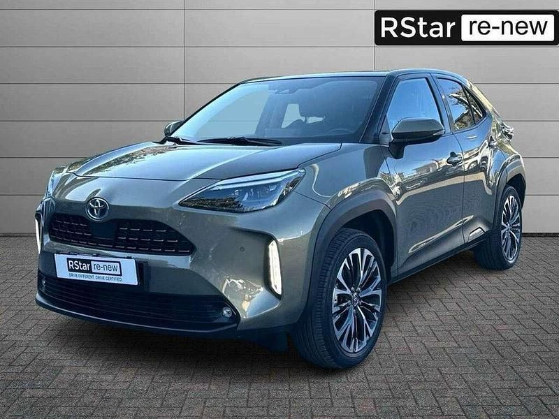 Beige metallizzato Usata 2022 Toyota Yaris Cross Lounge SUV | 23.800 € (Buon prezzo) - Immagine 1/4