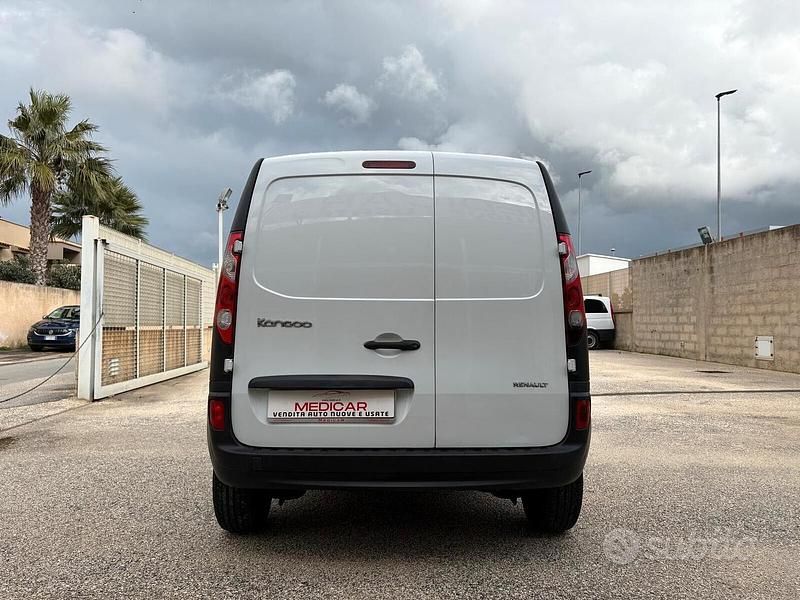 Usata Renault Kangoo 90 CV (66 kW) 2012 Bianco Monovolume