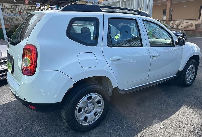Usata Dacia Duster Lauréate 110 CV (80 kW) 2011 Bianco SUV