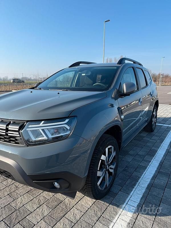 Usata Dacia Duster Journey 90 CV (66 kW) 2023 Grigio SUV