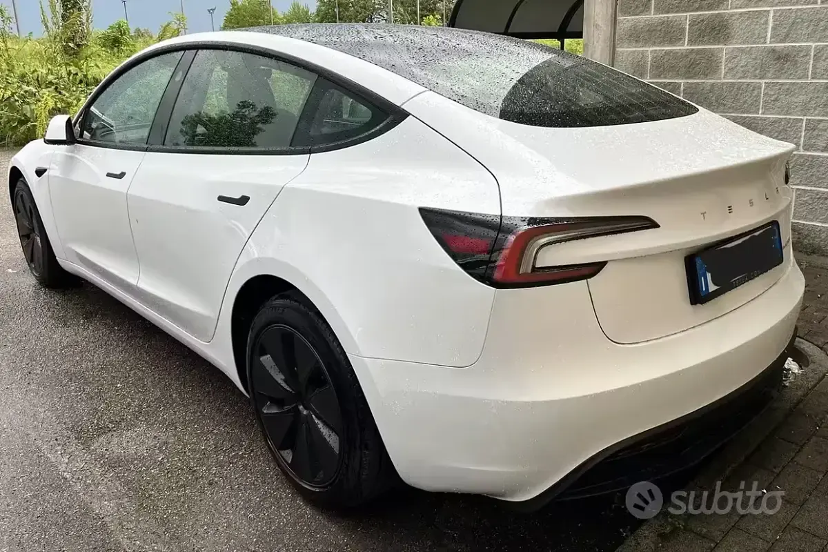 Usata Tesla Model 3 152 kW (208 CV) 2025 Bianco Berlina