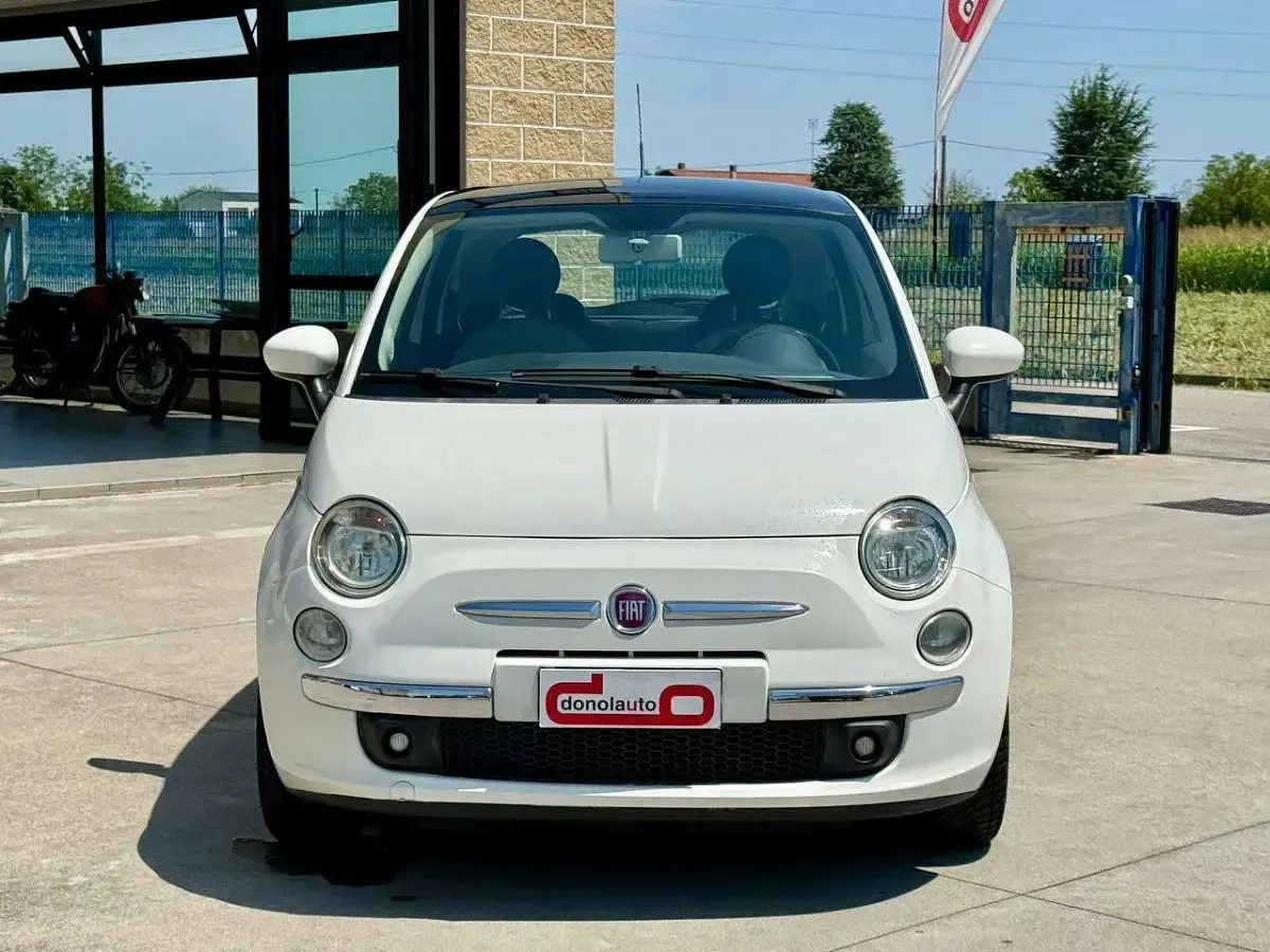 Usata Fiat 500 Lounge 69 CV (50 kW) 2010 Bianco Utilitaria