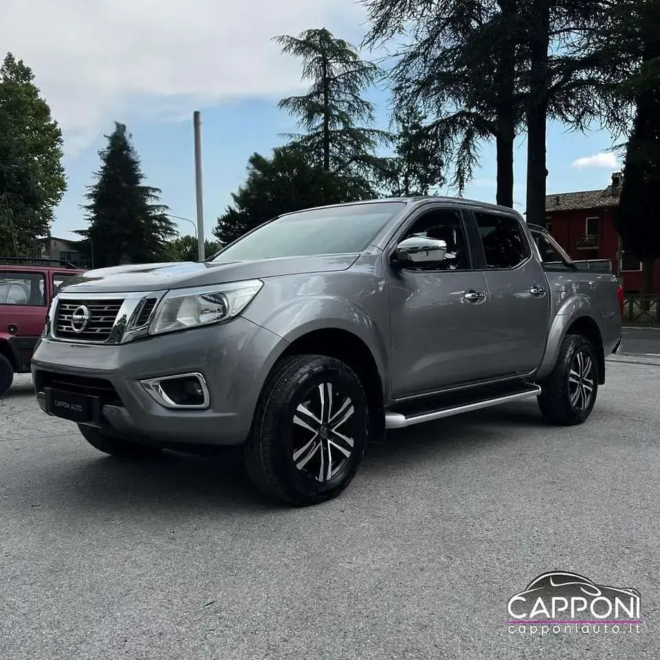 Usata Nissan Navara 190 CV (139 kW) 2017 Grigio Pick-up