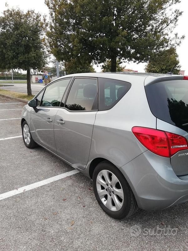 Usata Opel Meriva 120 CV (88 kW) 2012 Monovolume