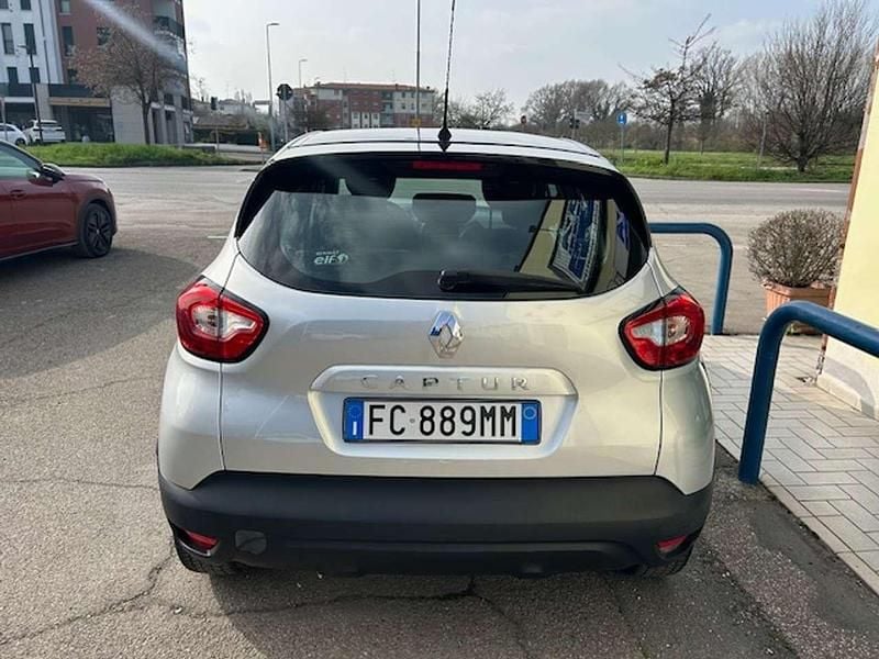 Usata Renault Captur 90 CV (66 kW) 2015 Argento SUV