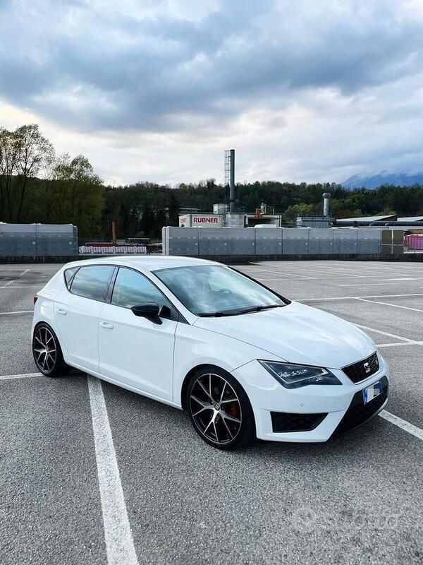 Usata Seat Leon FR 150 CV (110 kW) 2016 Bianco Utilitaria