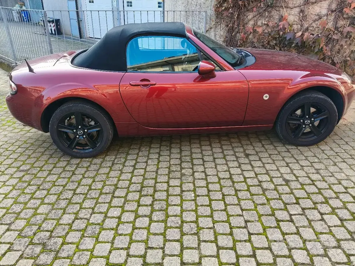 Usata Mazda MX5 High 126 CV (92 kW) 2006 Cabrio