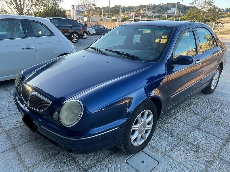 Usata Lancia Lybra 116 CV (85 kW) 2002 Blu Berlina