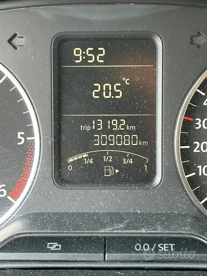 Begagnad VW Polo 90 HK (66 kW) 2011 Svart Halvkombi