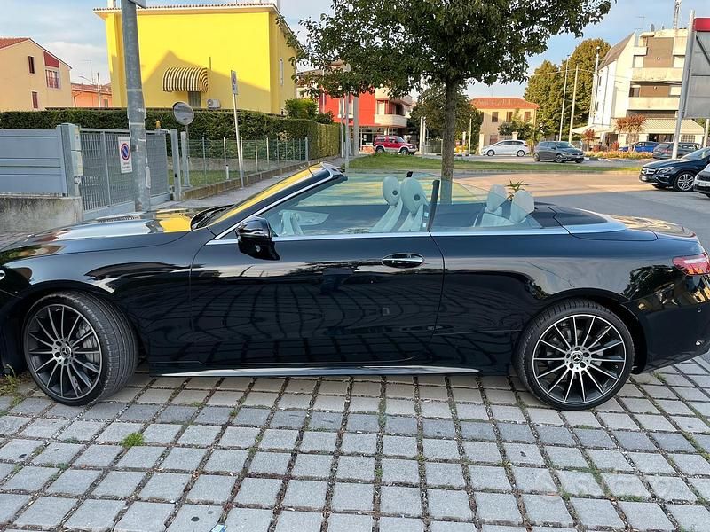 Usata Mercedes E220 2021 Nero Cabrio