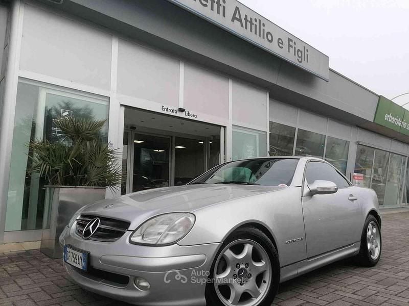 Usata Mercedes SLK200 163 CV (119 kW) 2001 Argento Cabrio