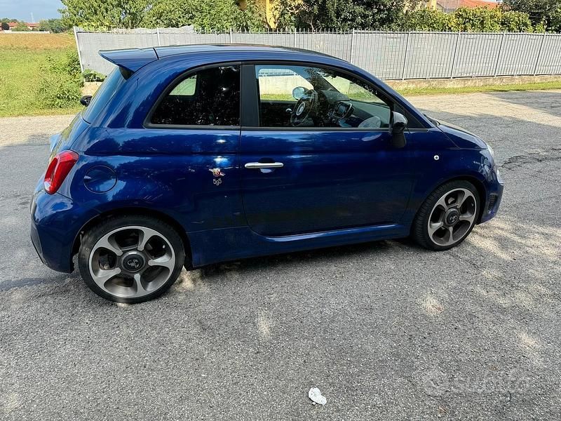 Usata Abarth 595 145 CV (106 kW) 2019 Blu Berlina