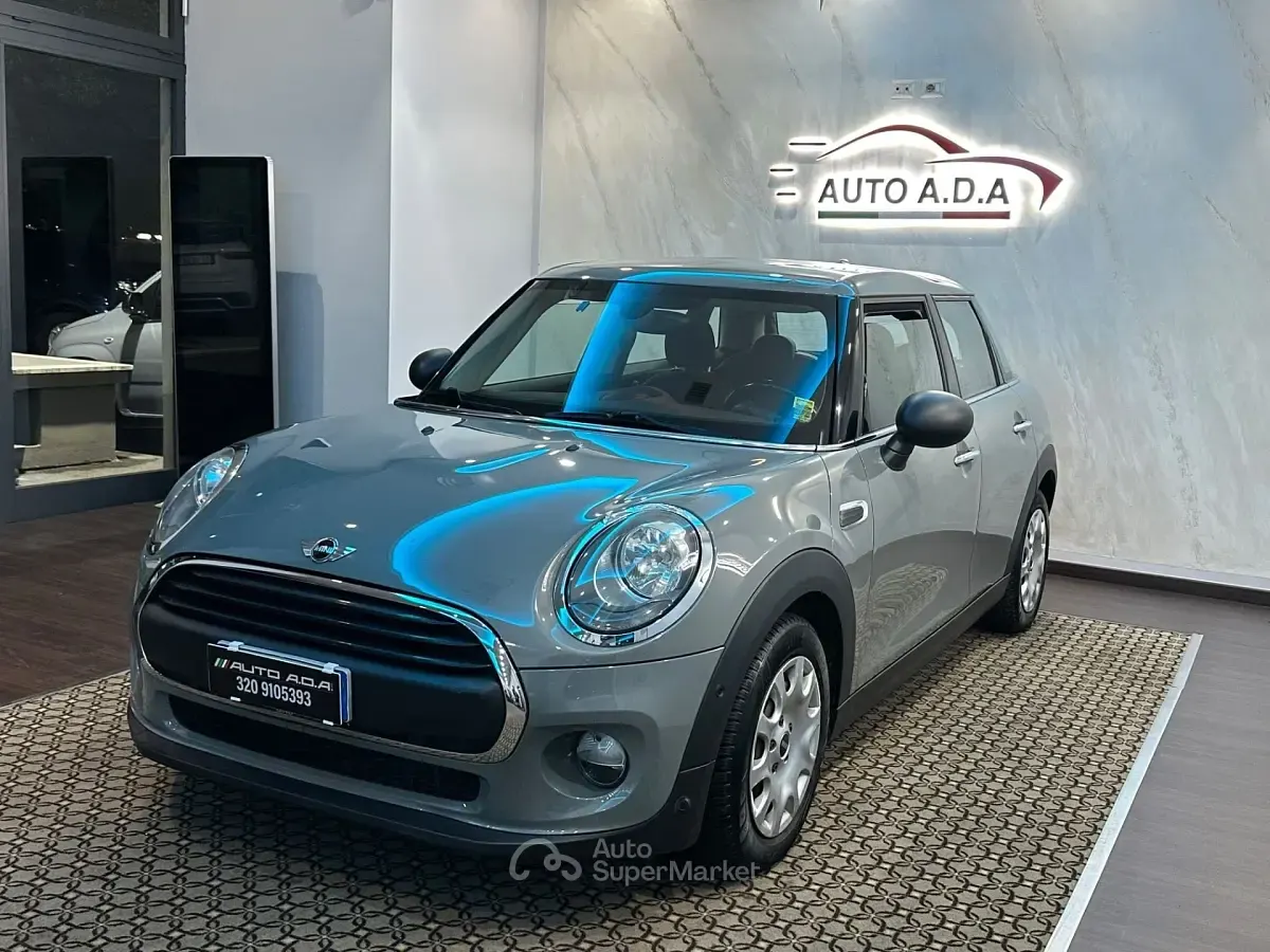 Usata Mini Cooper D Hype 75 CV (55 kW) 2018 Gray Utilitaria