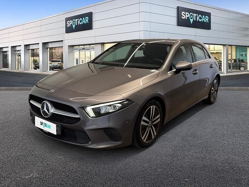Usata Mercedes A180 Executive 116 CV (85 kW) 2019 Grigio Utilitaria
