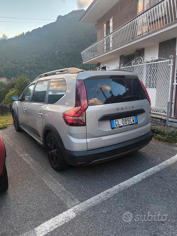 Usata Dacia Jogger Extreme 101 CV (74 kW) 2022 Grigio Monovolume