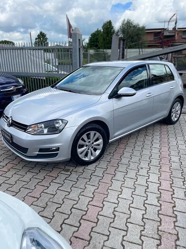 Grigio Usata 2015 VW Golf Comfortline Tre volumi | 7750 € (Super prezzo) - Immagine 1/4