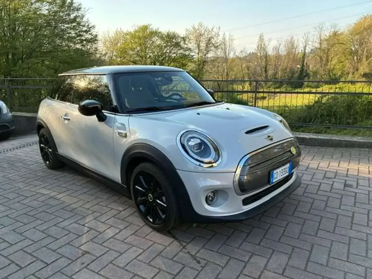 Usata Mini Cooper SE 75 kW (102 CV) 2020 Bianco Utilitaria