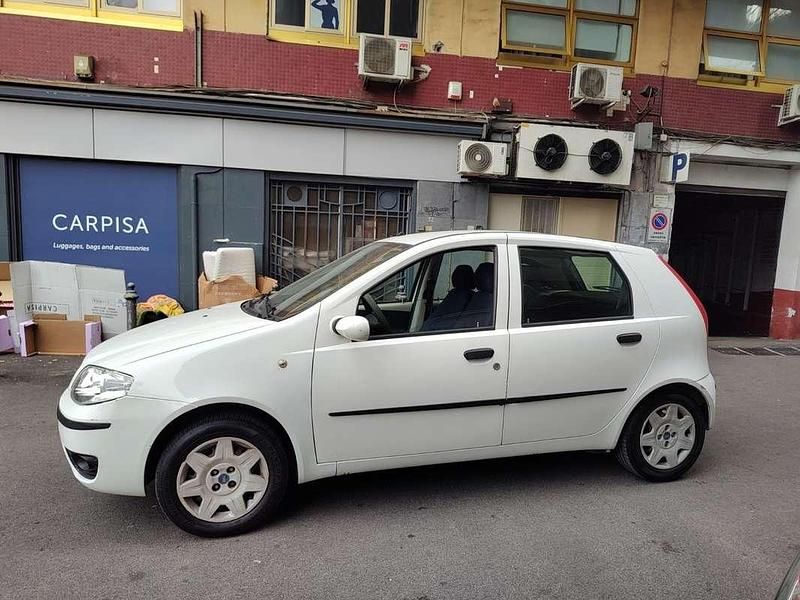 Usata Fiat Punto Dynamic 80 CV (58 kW) 2003 Bianco Berlina