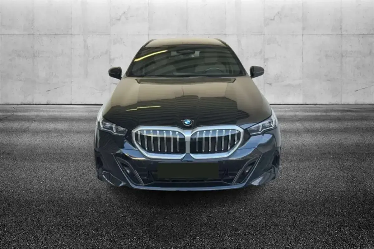 Usata BMW 520 M Sport 197 CV (144 kW) 2025 Nero Station wagon