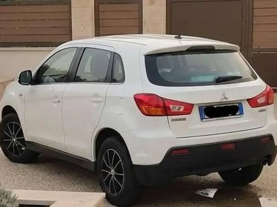 Usata Mitsubishi ASX Invite 150 CV (110 kW) 2013 Bianco SUV