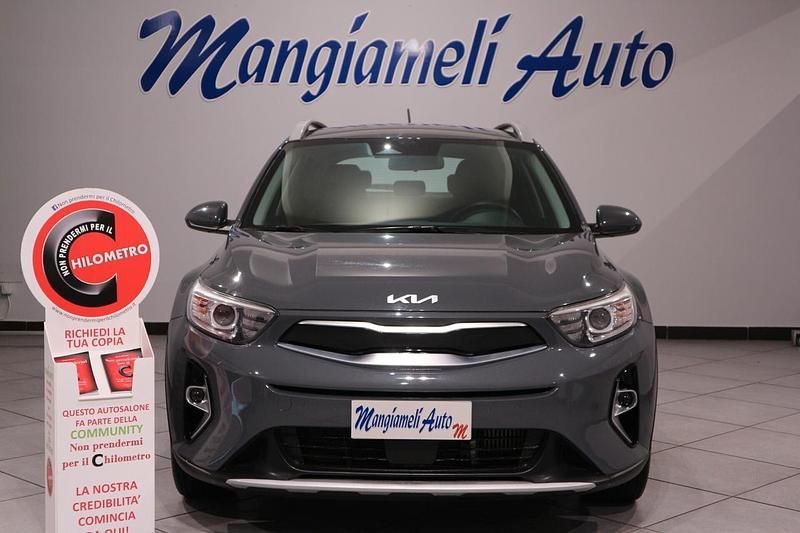 Grigio Usata 2022 Kia Stonic Style SUV | 17.900 € (Molto cara) - Immagine 1/4
