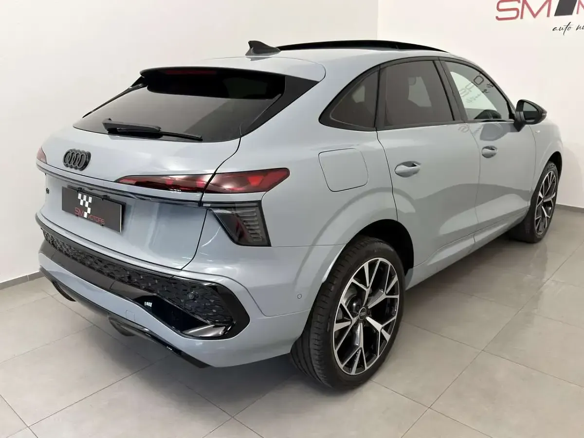 Nuova Audi Q3 Sportback S-Line 150 CV (110 kW) 2026 Grigio freccia SUV