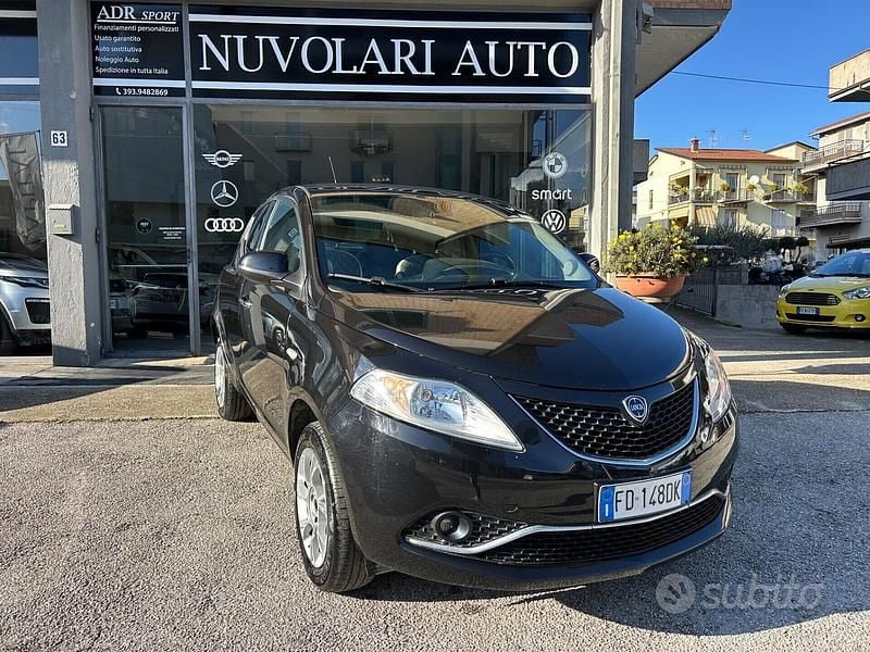 Usata Lancia Ypsilon Platinum 114 CV (83 kW) 2016 Nero Utilitaria