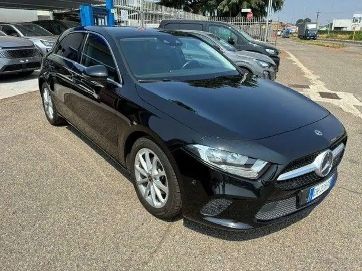 Usata Mercedes A160 109 CV (80 kW) 2020 Nero Utilitaria