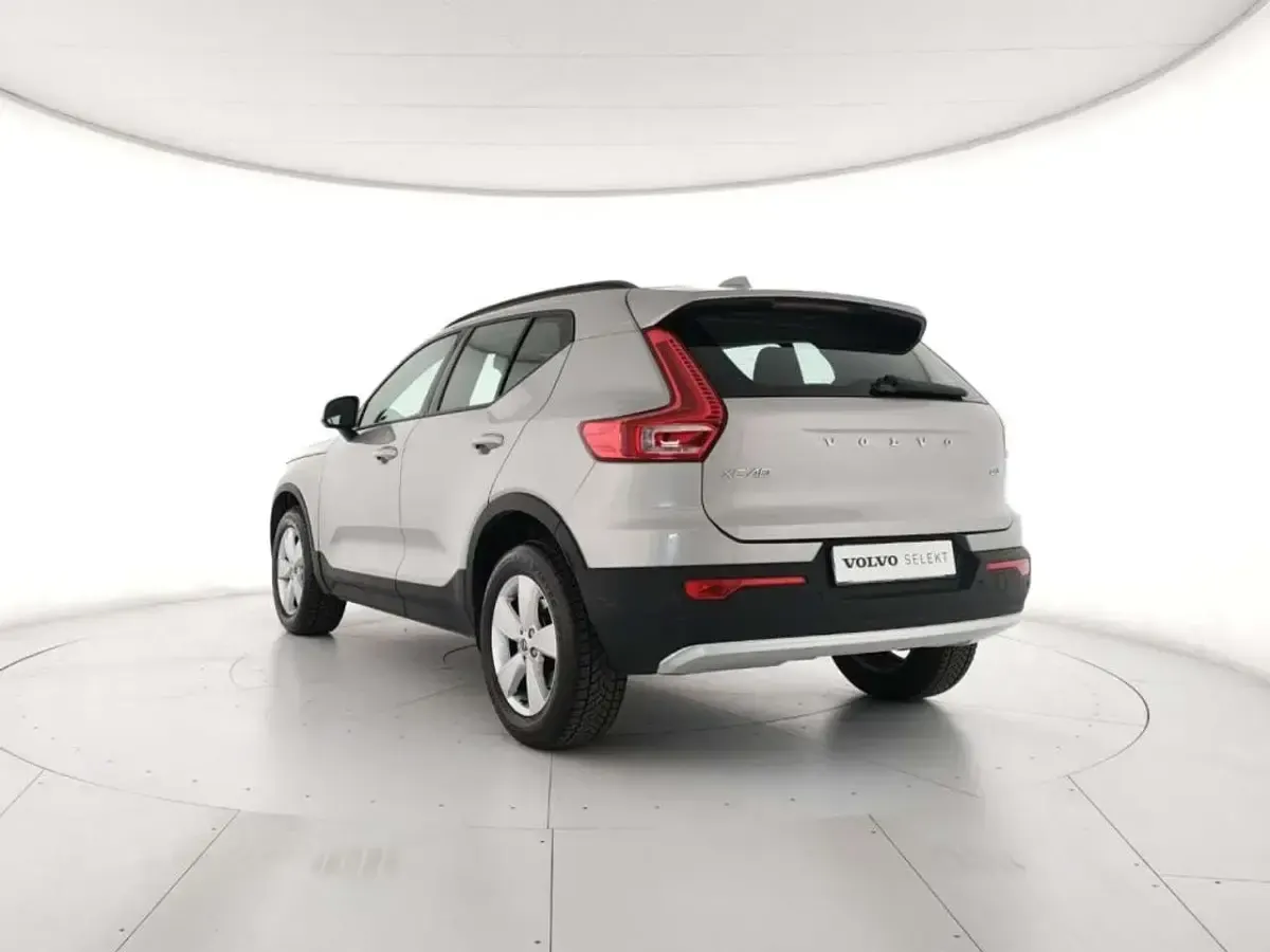 Gebraucht Volvo XC40 163 PS (119 kW) 2023 Silber SUV