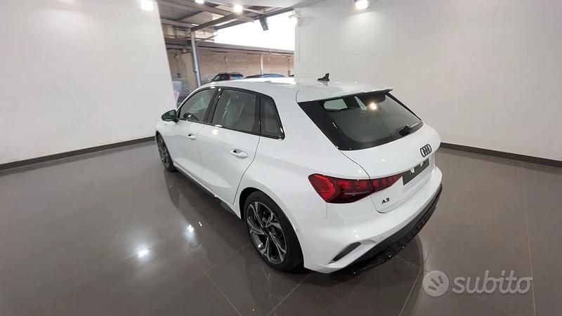 Nuova Audi A3 S-Line 150 CV (110 kW) 2025 Bianco Berlina
