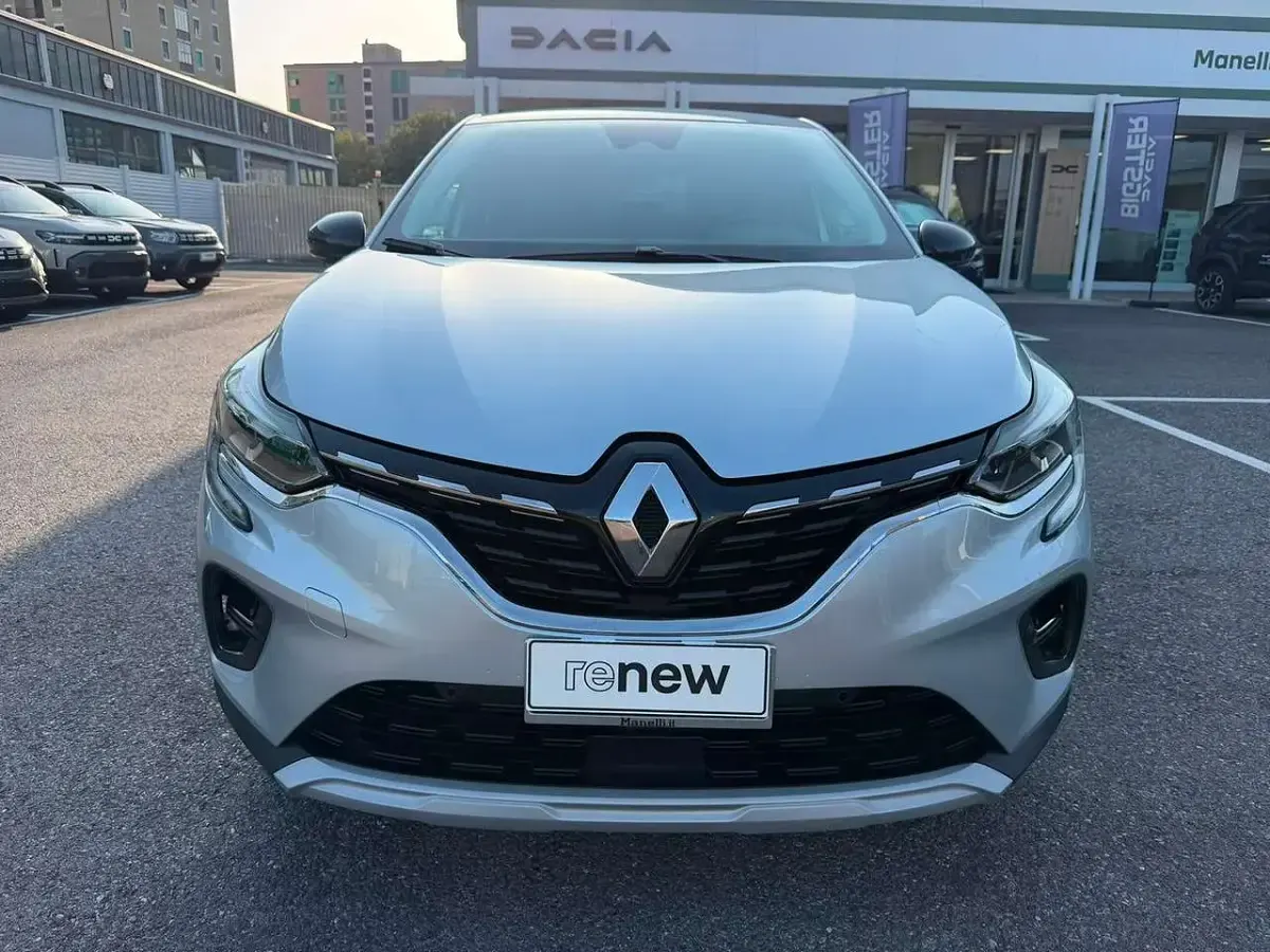 Usata Renault Captur Techno 101 CV (74 kW) 2024 Grigio SUV