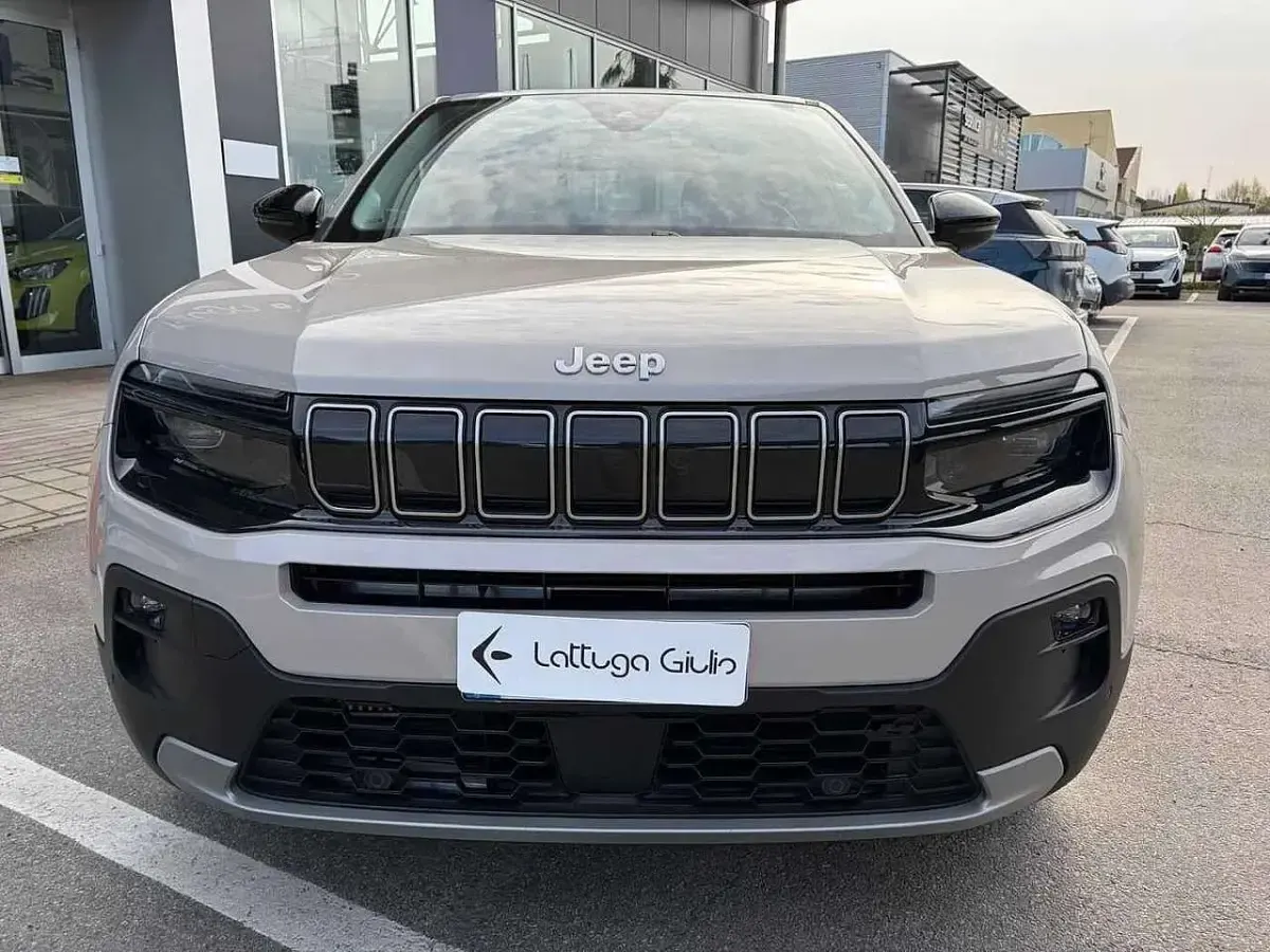 Usata Jeep Avenger Summit 101 CV (74 kW) 2025 Grigio SUV