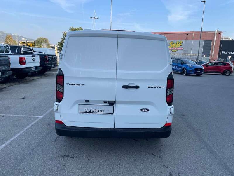 Usata Ford Transit Custom Trend 136 CV (100 kW) 2024 Frozen white Furgone