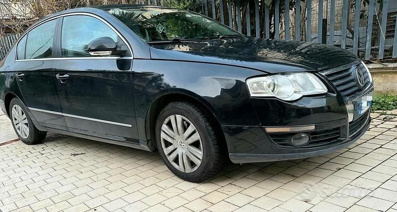 Usata VW Passat Highline 140 CV (102 kW) 2005 Nero Berlina