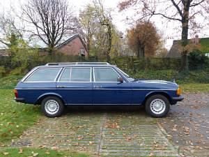 Usata Mercedes E280 185 CV (136 kW) 1984 Blu Station wagon