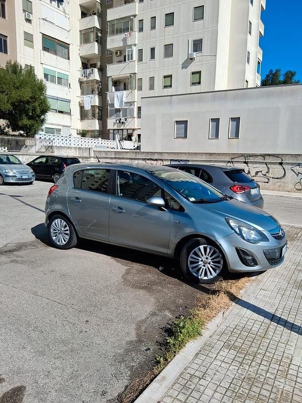 Usata Opel Corsa 75 CV (55 kW) 2014 Utilitaria