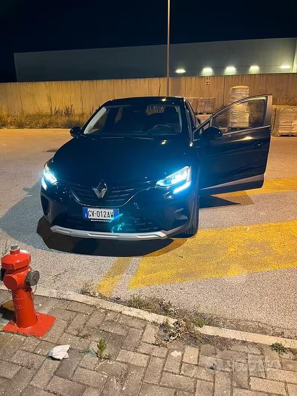 Usata Renault Captur Equilibre 101 CV (74 kW) 2024 Nero SUV