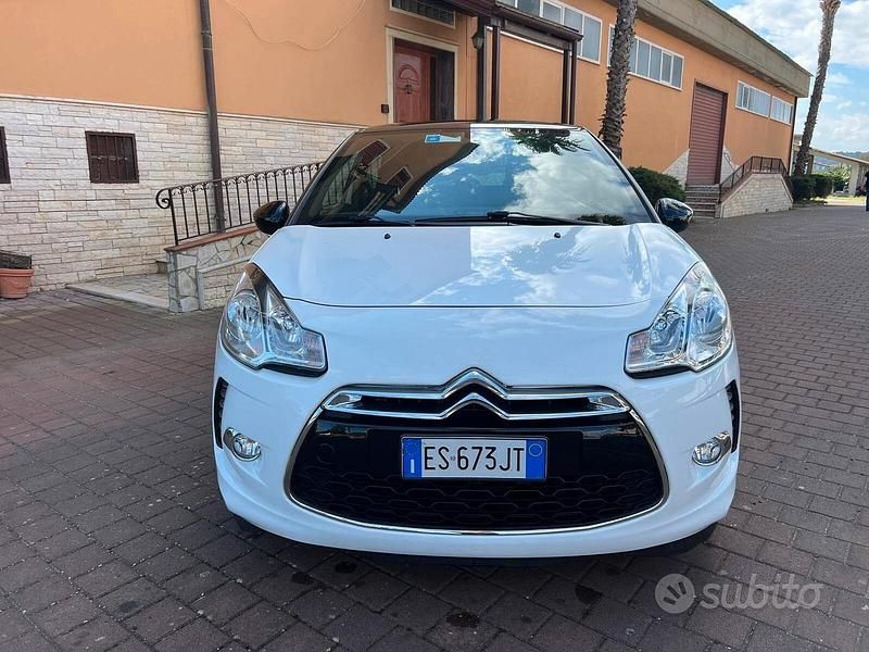 Bianco Usata 2013 DS Automobiles DS3 Coupé | 6200 € (Buon prezzo) - Immagine 1/4
