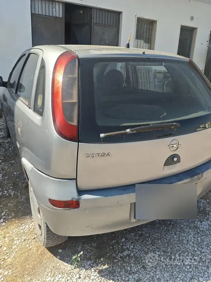 Usata Opel Corsa 65 CV (47 kW) 2003 Utilitaria