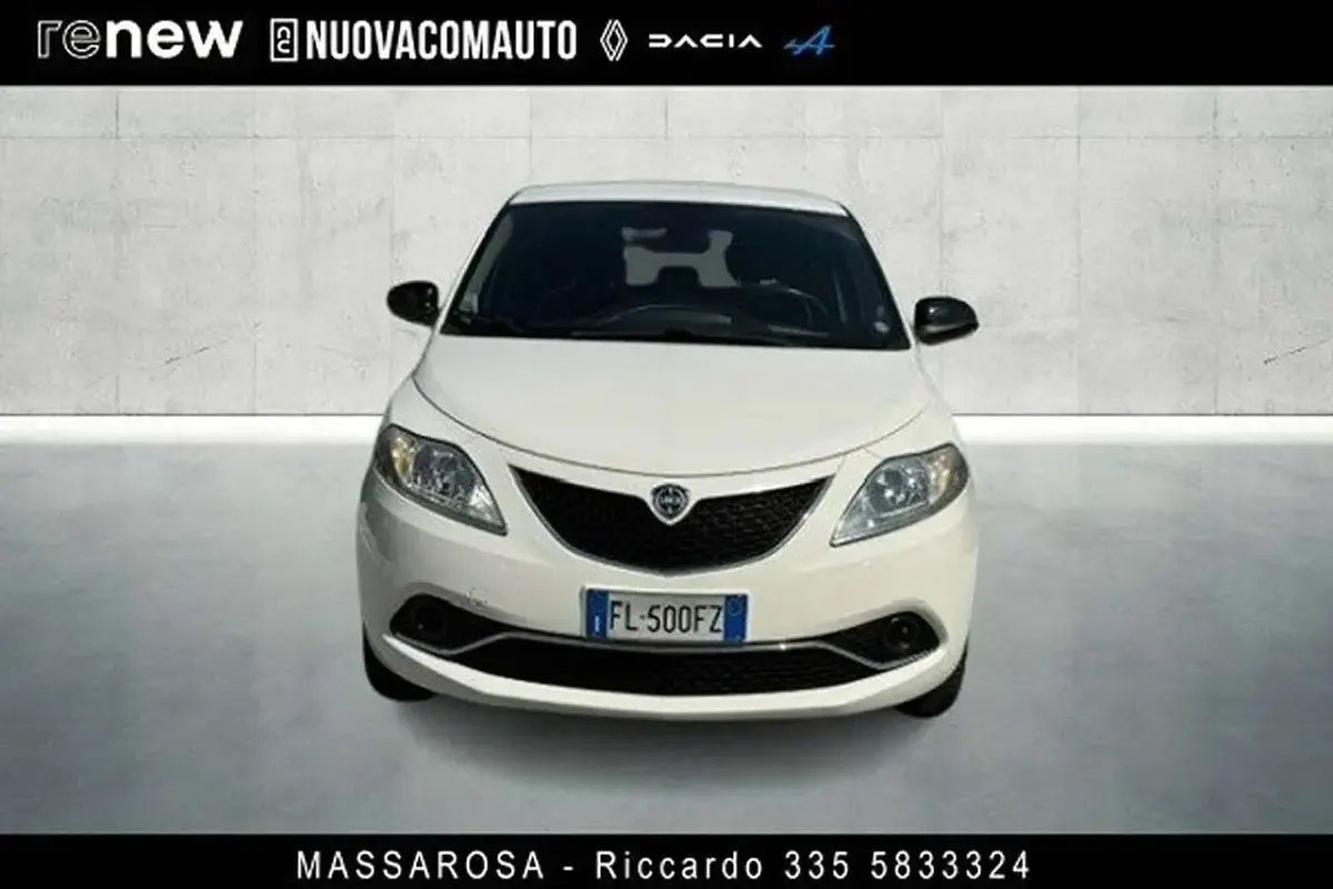 Usata Lancia Ypsilon Gold 69 CV (50 kW) 2017 Bianco Utilitaria