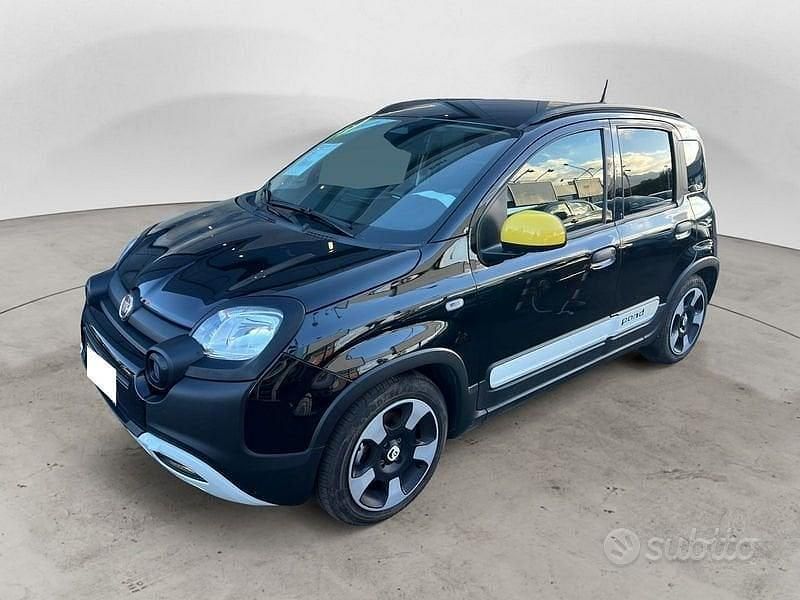Usata Fiat Panda Cross Cross 69 CV (50 kW) 2025 Nero Utilitaria