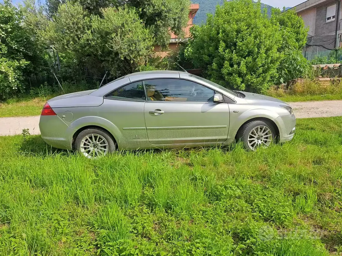 Usata Ford Focus Cabriolet 136 CV (100 kW) 2007 Grigio Cabrio