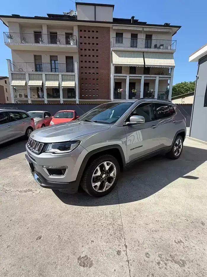Usata Jeep Compass Limited 140 CV (102 kW) 2018 Grigio SUV