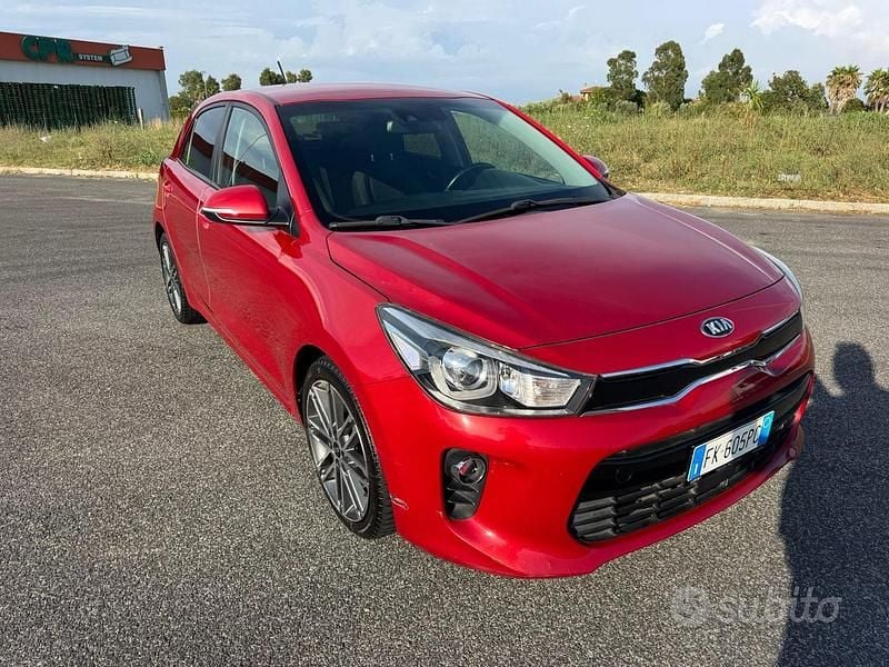 Usata Kia Rio Active 77 CV (56 kW) 2018 Rosso Berlina