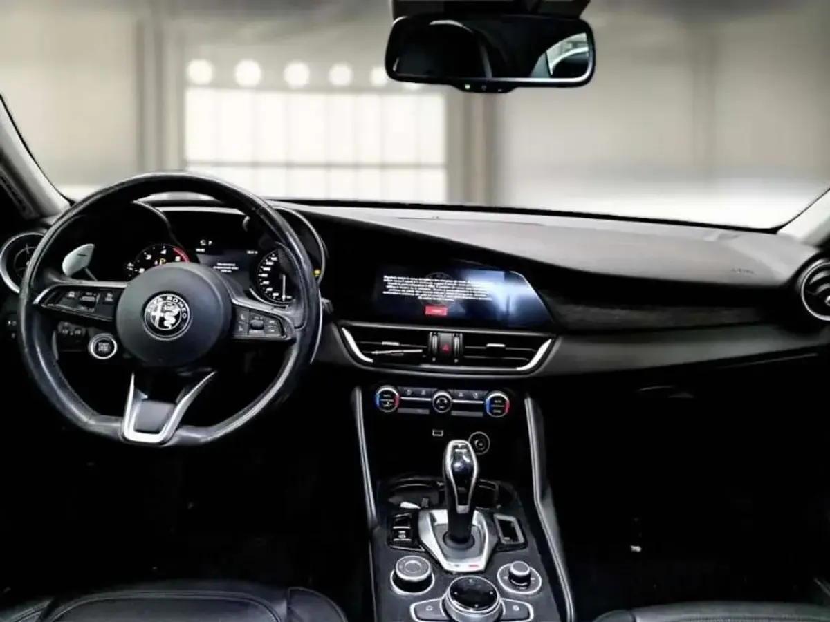 Usata Alfa Romeo Giulia Executive 190 CV (139 kW) 2021 Blu/azzurro Berlina