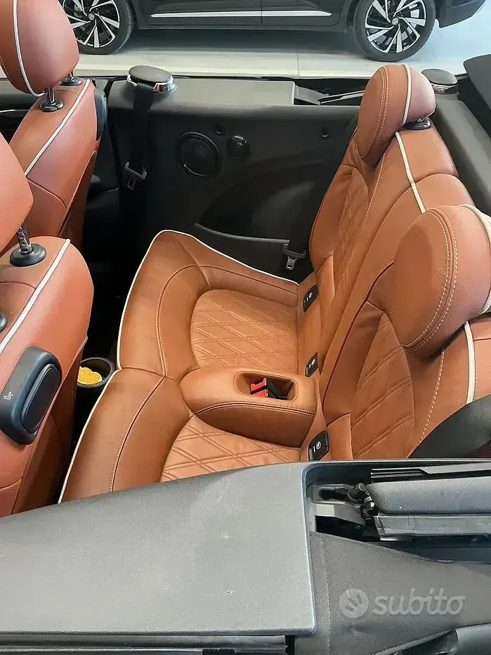 Usata Mini Cooper Cabriolet 136 CV (100 kW) 2016 Marrone Cabrio