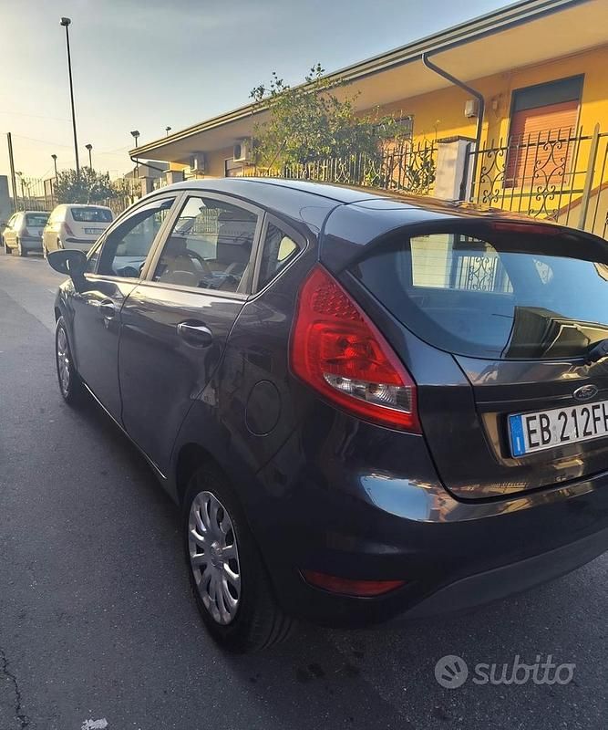 Usata Ford Fiesta 2010 Blu Utilitaria